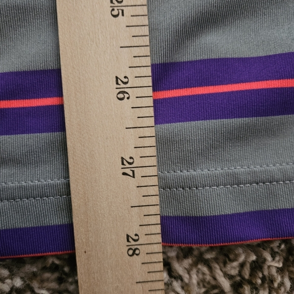 UnderArmour loose fit striped Polo men's medium - Picture 8 of 8